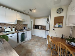 Kitchen b- click for photo gallery